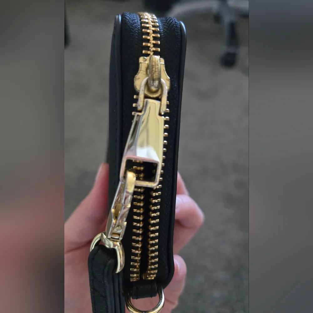 Tory Burch Robinson Zip Wallet Black Saffiano Leather Continental Wristlet - Picture 5 of 8